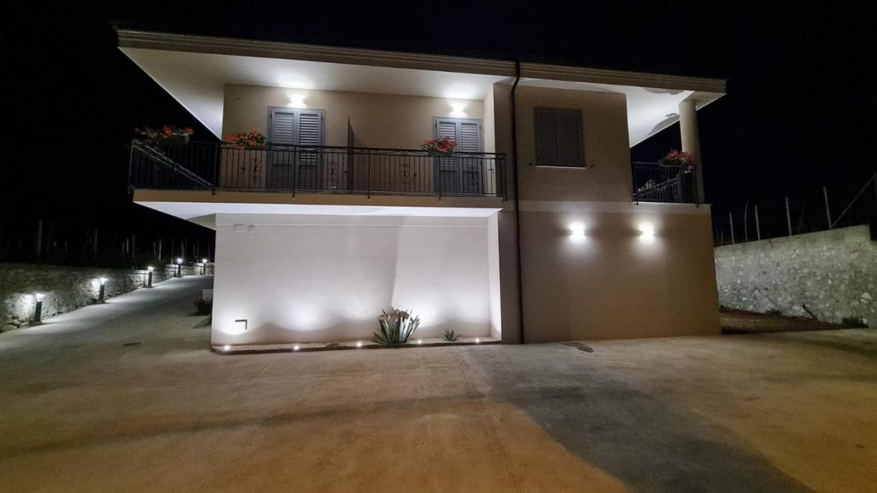 Il Violino Degli Dei Holiday House อาเจโรลา ภายนอก รูปภาพ